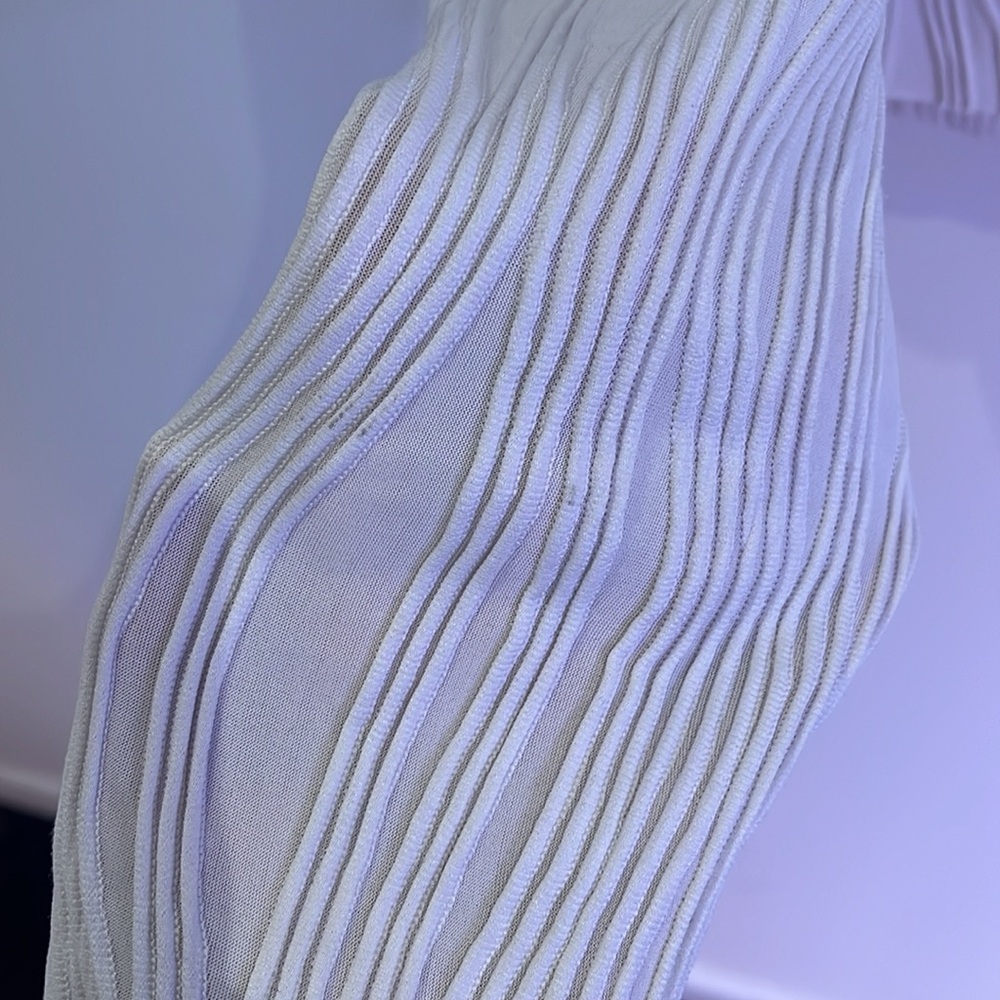 White texture shirt - Picture 3 of 4
